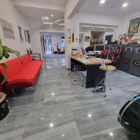 Artrock Residence Izola Bagian luar foto