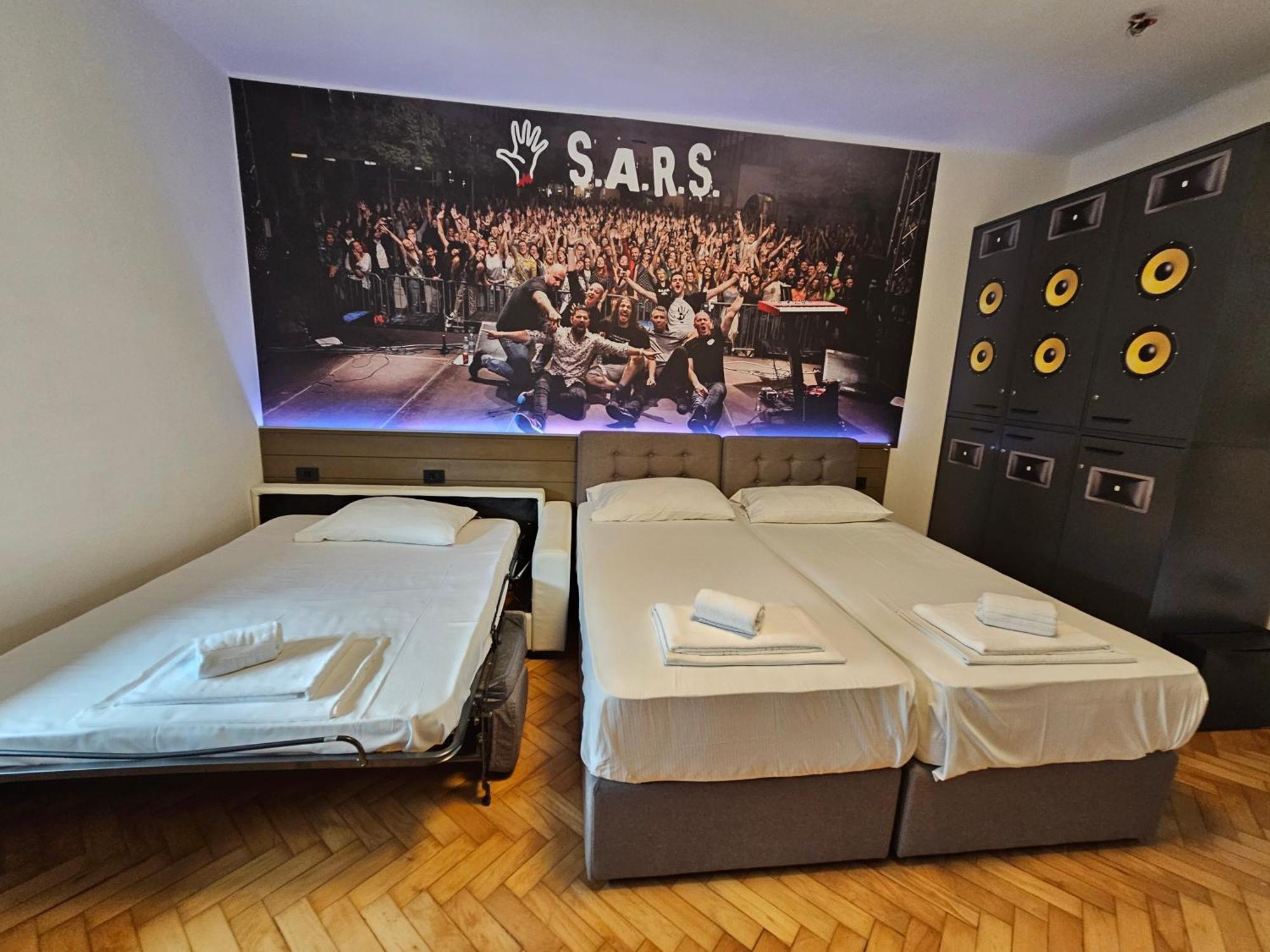 Artrock Residence Izola Bagian luar foto
