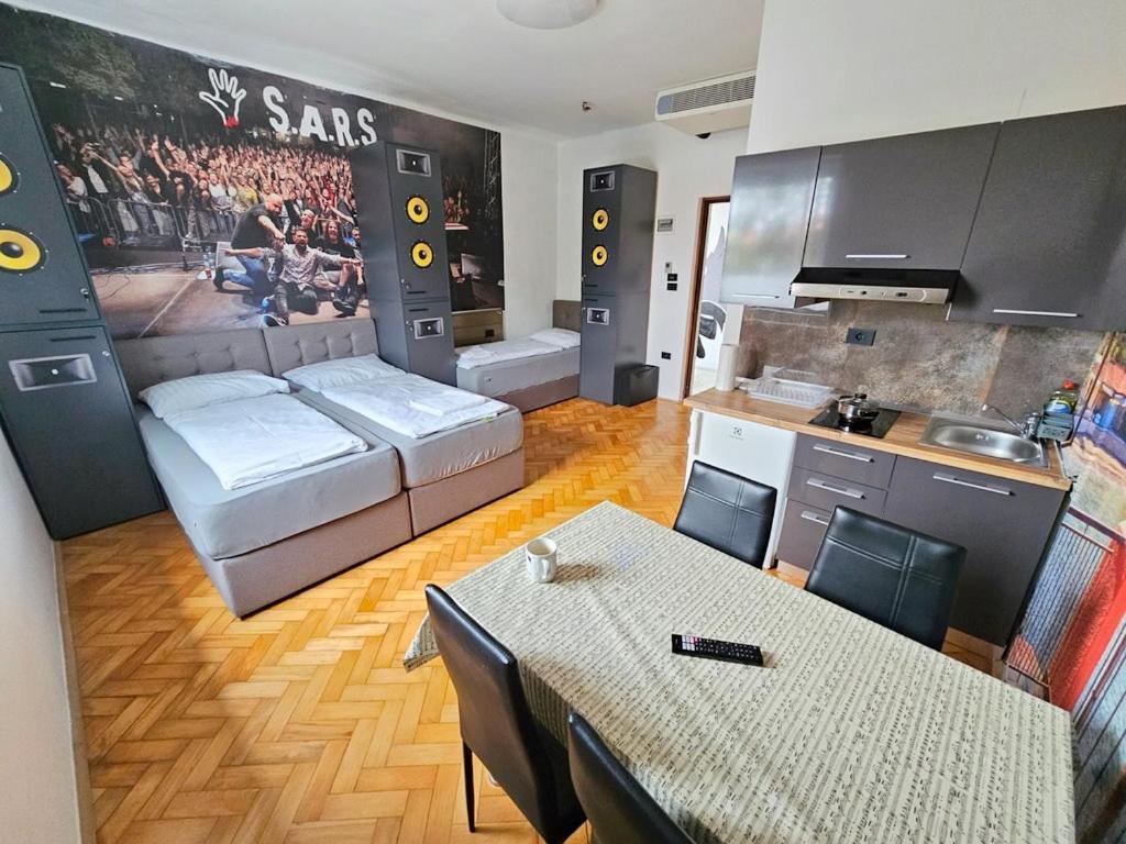 Artrock Residence Izola Bagian luar foto